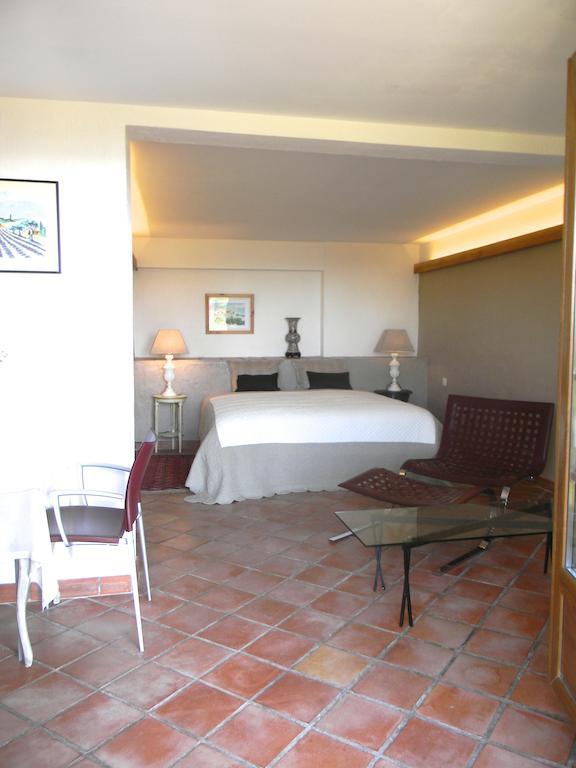 Bed and Breakfast La Bergerie St Antoine Spéracèdes Habitación foto